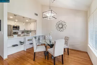 Photo #2: 41058741 Listing 