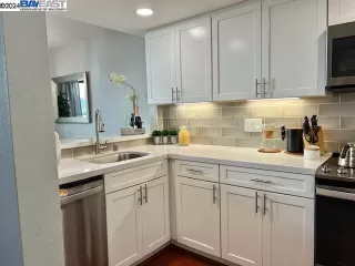 Photo #6: 41058800 Listing