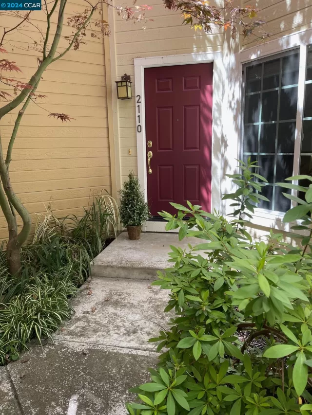 MLS: 41058933 Condo For Sale