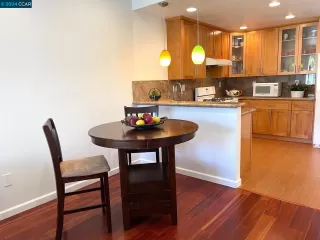 Photo #6: 41058933 Listing