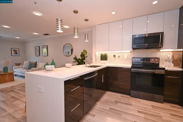 MLS: 41059204 Condo For Sale