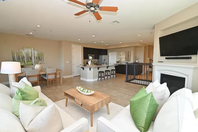 MLS: 41059243 Condo For Sale