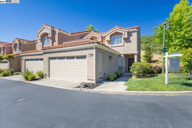 MLS: 41059315 Condo For Sale