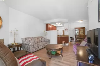 Photo #3: 41059600 Listing