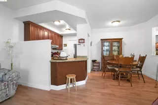 Photo #6: 41059600 Listing