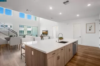 Photo #2: 41059659 Listing 