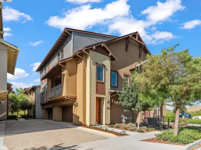 MLS: 41059706 Condo For Sale