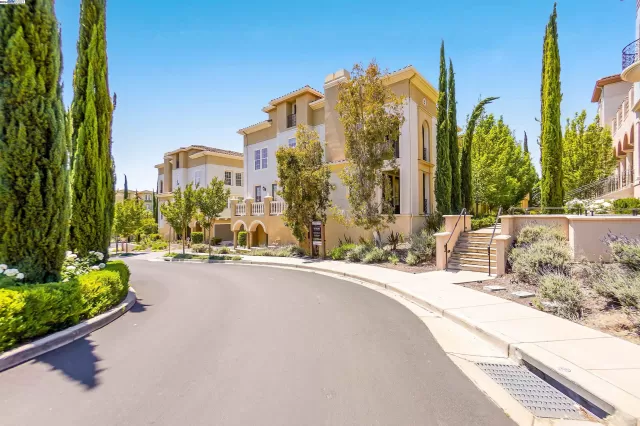 MLS: 41059747 Condo For Sale