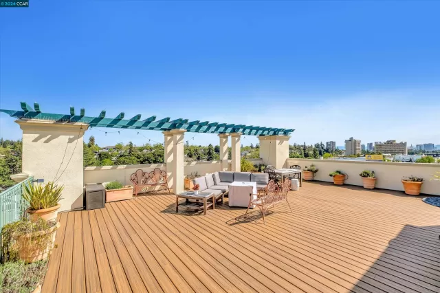 MLS: 41059778 Condo For Sale