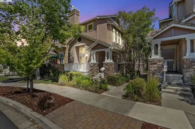 MLS: 41059870 Condo For Sale