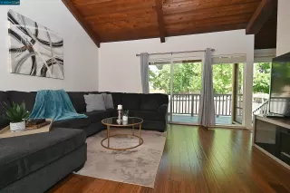 Photo #5: 41059980 Listing 