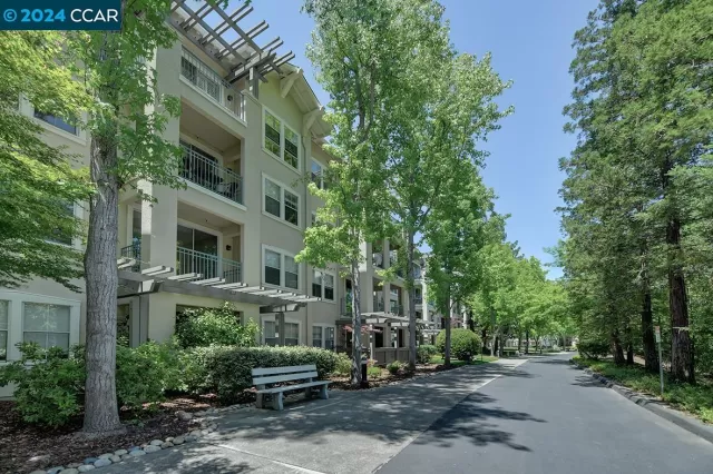 MLS: 41060000 Condo For Sale