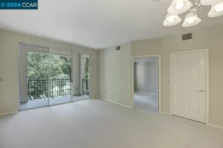 Photo #4: 41060000 Listing