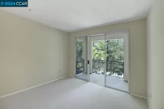 Photo #5: 41060000 Listing