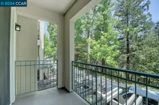 Photo #6: 41060000 Listing