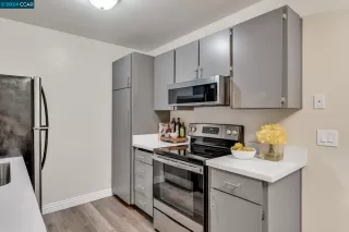 Photo #6: 41060040 Listing