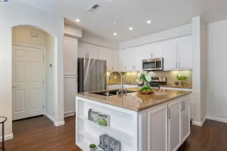 Photo #5: 41060054 Listing 