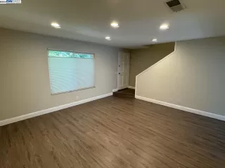 Photo #4: 41060102 Listing 
