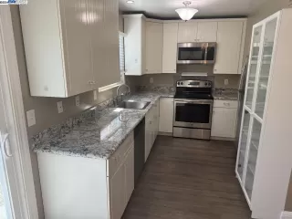 Photo #6: 41060102 Listing 