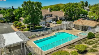 Photo #2: 41060127 Listing 