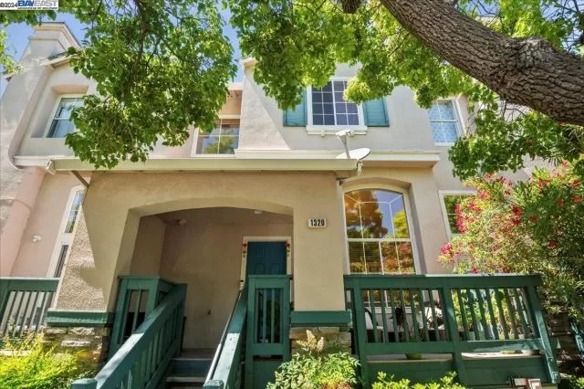 MLS: 41060150 Condo For Sale