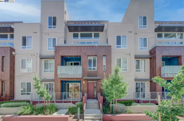 MLS: 41060184 Condo For Sale