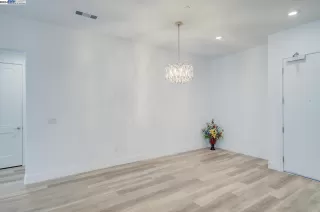 Photo #5: 41060184 Listing