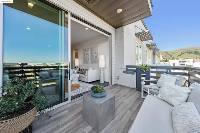 MLS: 41060198 Condo For Sale