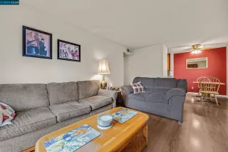 Photo #4: 41060232 Listing