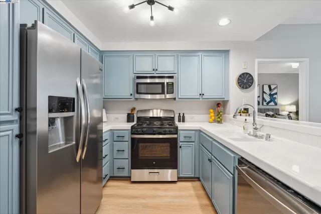 MLS: 41060262 Condo For Sale