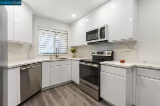 Photo #1: 41060268 Listing 