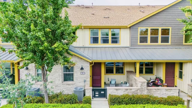 MLS: 41060299 Condo For Sale