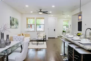 Photo #2: 41060299 Listing