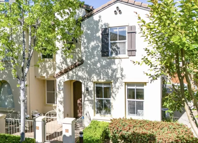 MLS: 41060347 Condo For Sale