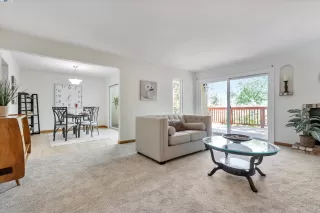 Photo #5: 41060448 Listing