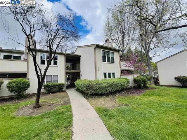 MLS: 41060469 Condo For Sale