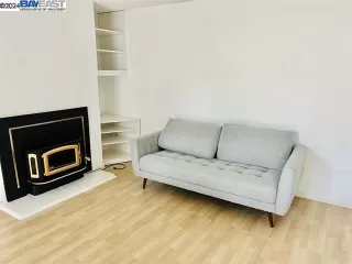 Photo #5: 41060469 Listing