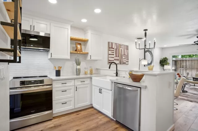MLS: 41060473 Condo For Sale