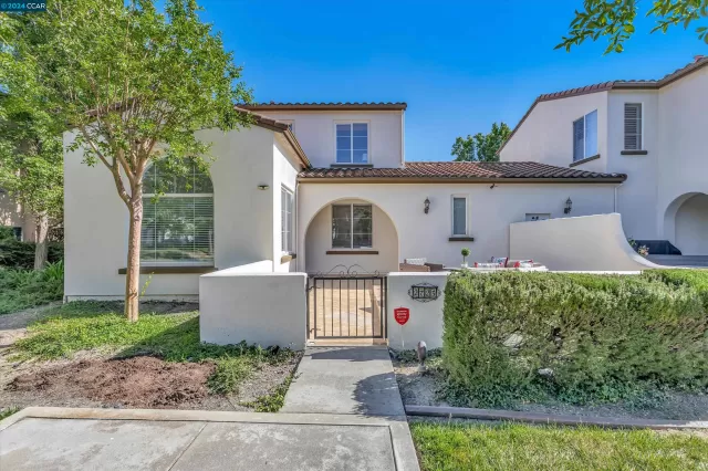 MLS: 41060477 Condo For Sale