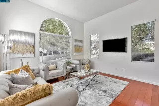 Photo #5: 41060477 Listing 