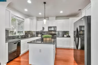 Photo #6: 41060477 Listing 