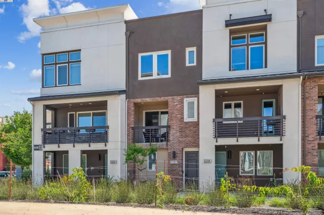 MLS: 41060519 Condo For Sale