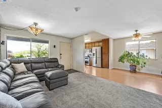 Photo #6: 41060532 Listing