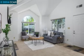 Photo #2: 41060560 Listing