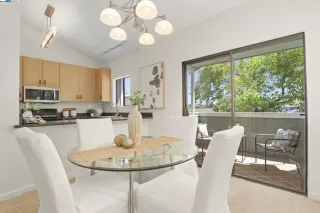 Photo #5: 41060571 Listing