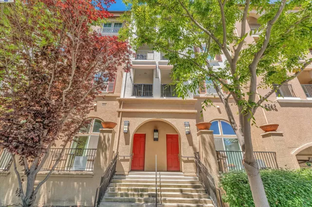 MLS: 41060592 Condo For Sale