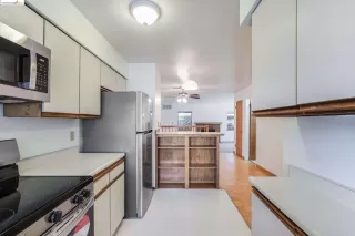 Photo #6: 41060603 Listing