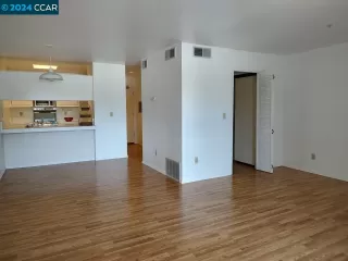 Photo #4: 41060637 Listing