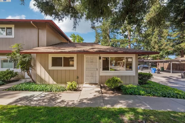 MLS: 41060731 Condo For Sale