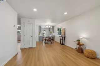 Photo #5: 41060731 Listing